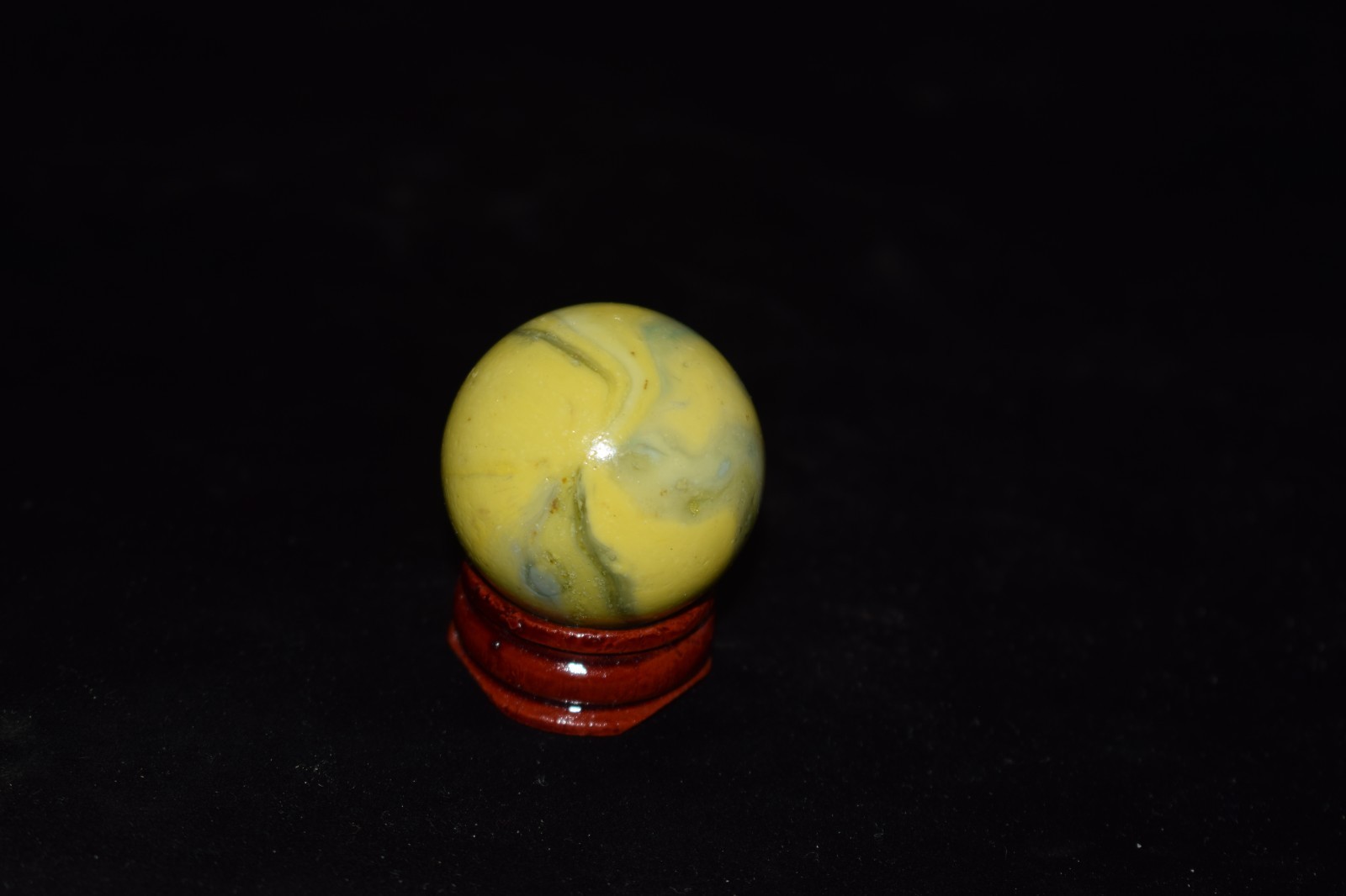 👴👵➖⏩ HTF OLD Retired VACOR EGG🟡YOKE Collectors marble🦶Toebreaker size 1.375″