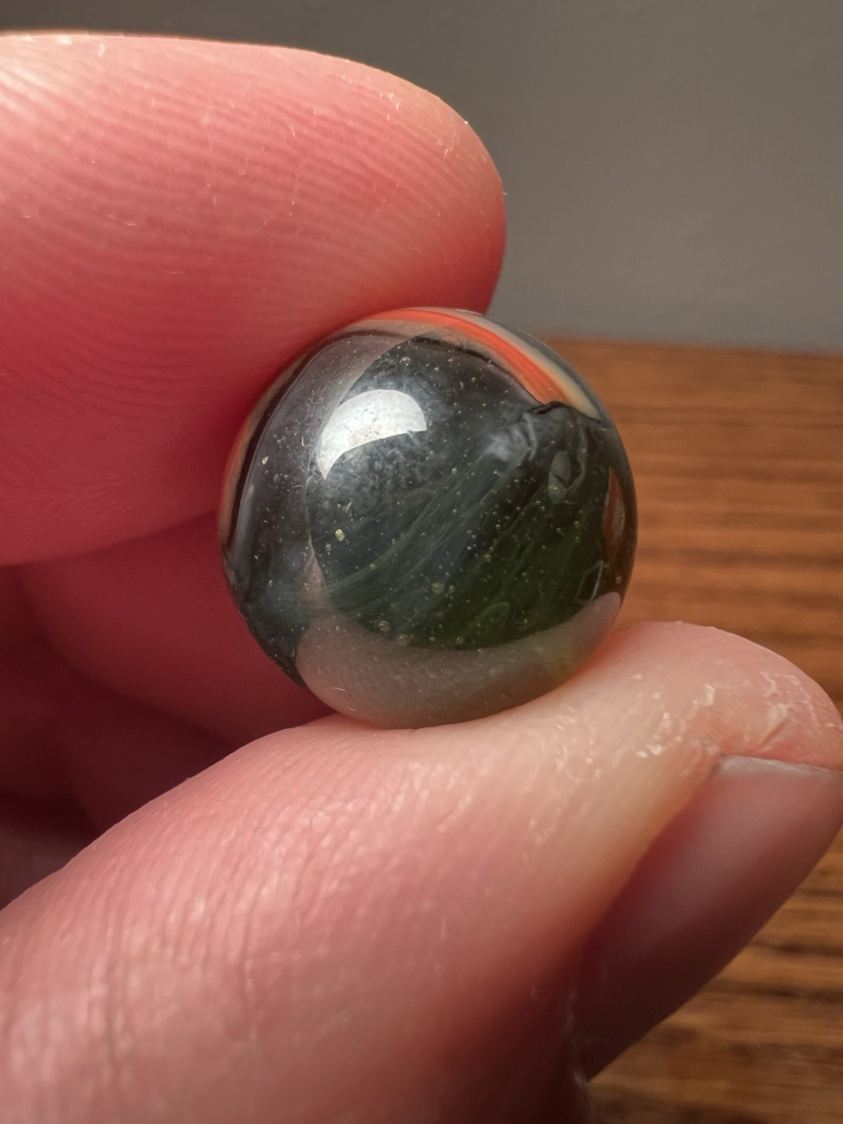 Vintage Peltier National Line Rainbo Marble – Red, White & Black – DAMAGED