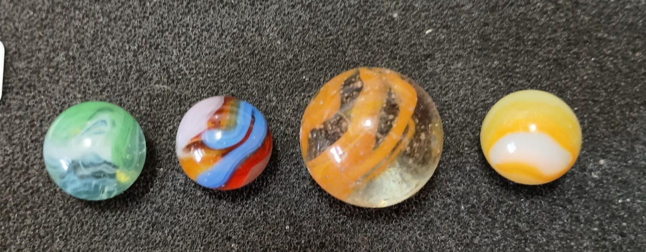 Lot of 40+ Mixed Makers Glass Marbles (lot 289)