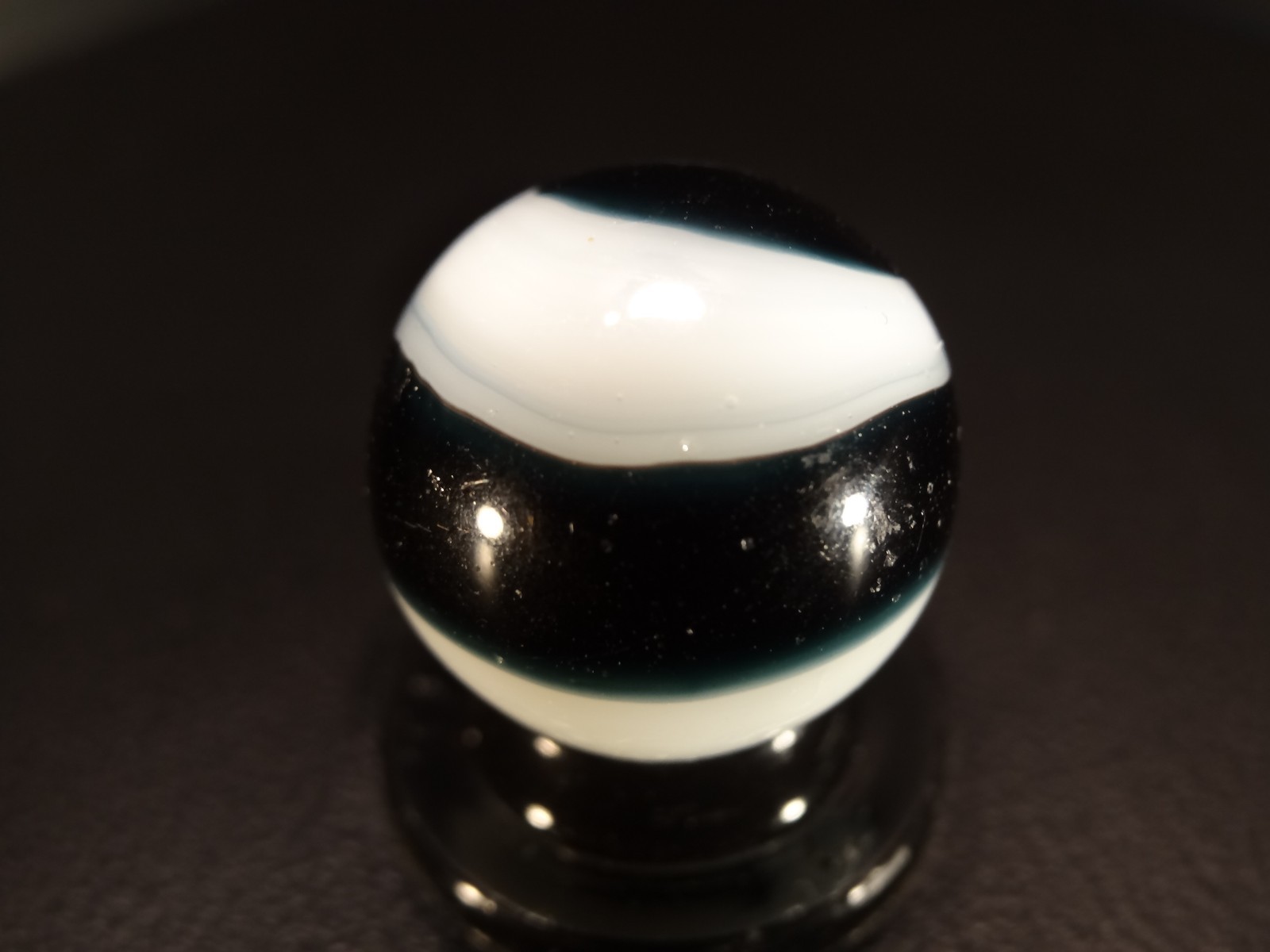 AKRO AGATE BLACK TIE w/Unique Pattern on OPAL GLASS WET MINT