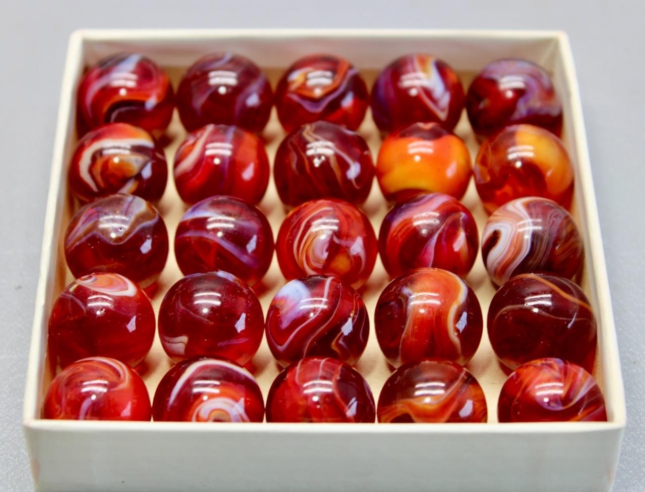 RARE BOX OF 25 AKRO AGATE NO. 0 CARDINAL RED MARBLES • EXCELLENT CONDITION