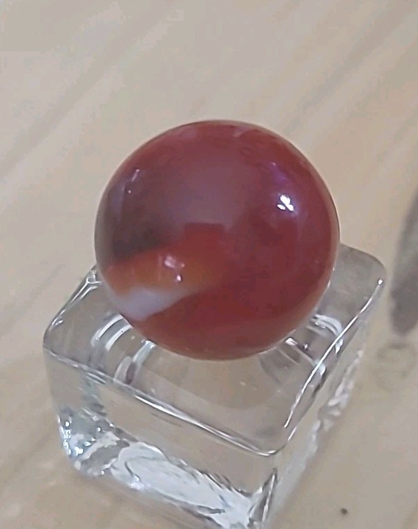 18 mm Marble Translusent Red, w/ White & Orange Swirls, NM/-M