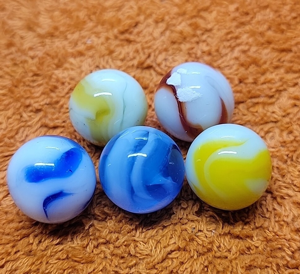 A87•3~Vintage ASS WV Swirls Alley, Ravenswood? 5/8″ Near Mint Marbles, Lot Of 5