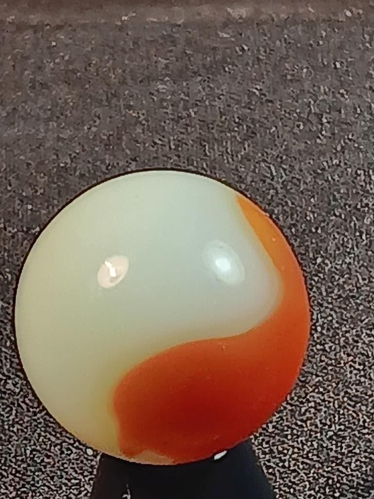 5/8″ Peltier Vitro Chili Red Patch Pearl White Near Mint Serious Marble A700