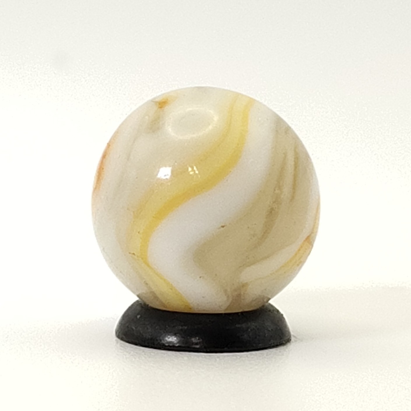 11/16″ Translucent Clear Base w/cream & orange ribbon UV NM++