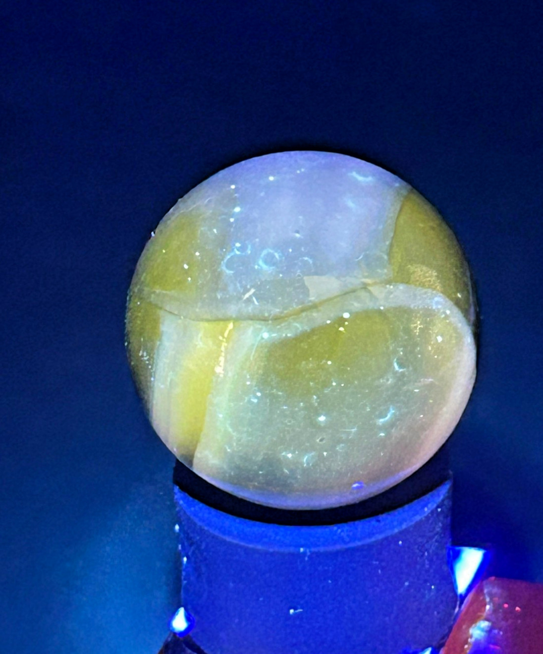 Vitro Agate “Tri-Lite” Shooter UV & Light-Reactive Green Base .89″ Mint, SH23