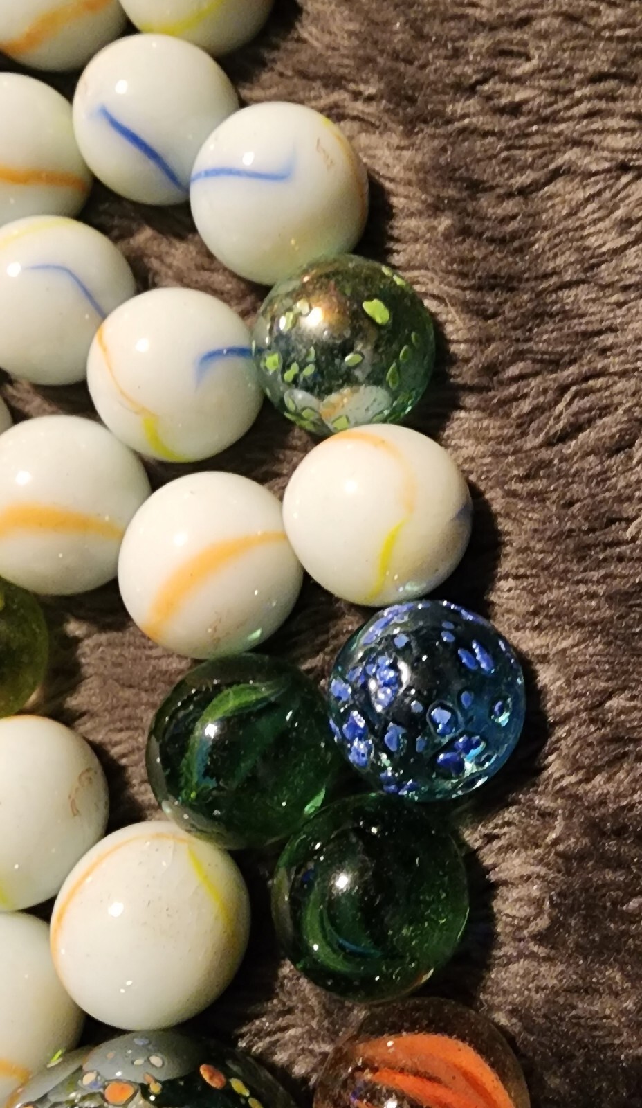 Vintage Marbles Mixed Lot 164 Marbles 7 Big 157 Small/regular Speckled And Other