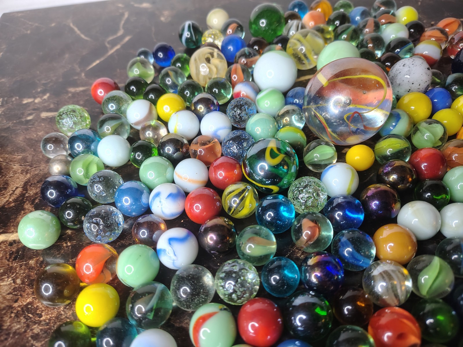 200+ VINTAGE GLASS MARBLES Swirls Opaque Shooters Excellent Shape