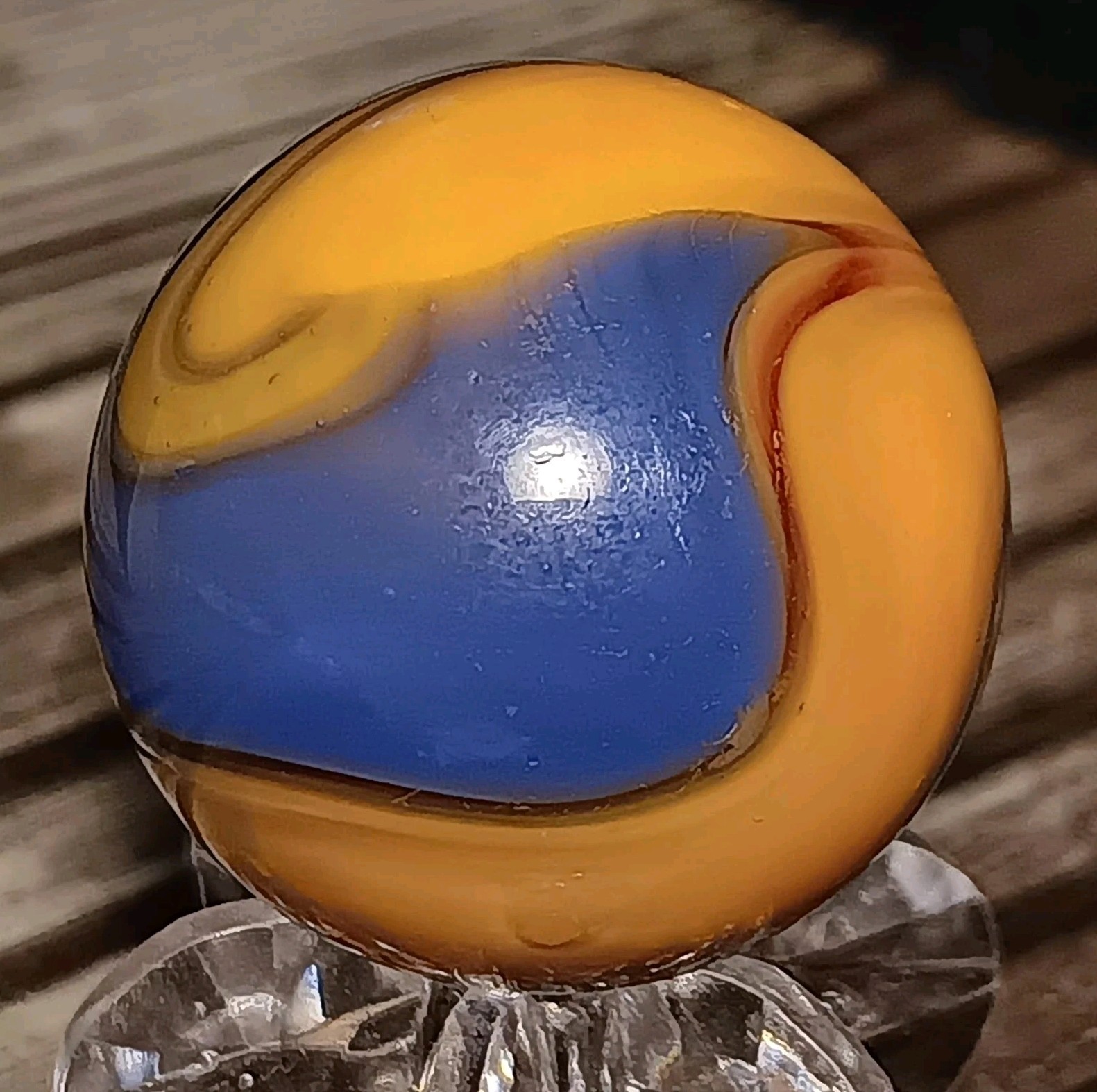 Akro Agate “Jolly Rodgers” Corkscrew Marble. .89″ NM+ HTF – BIG BOY