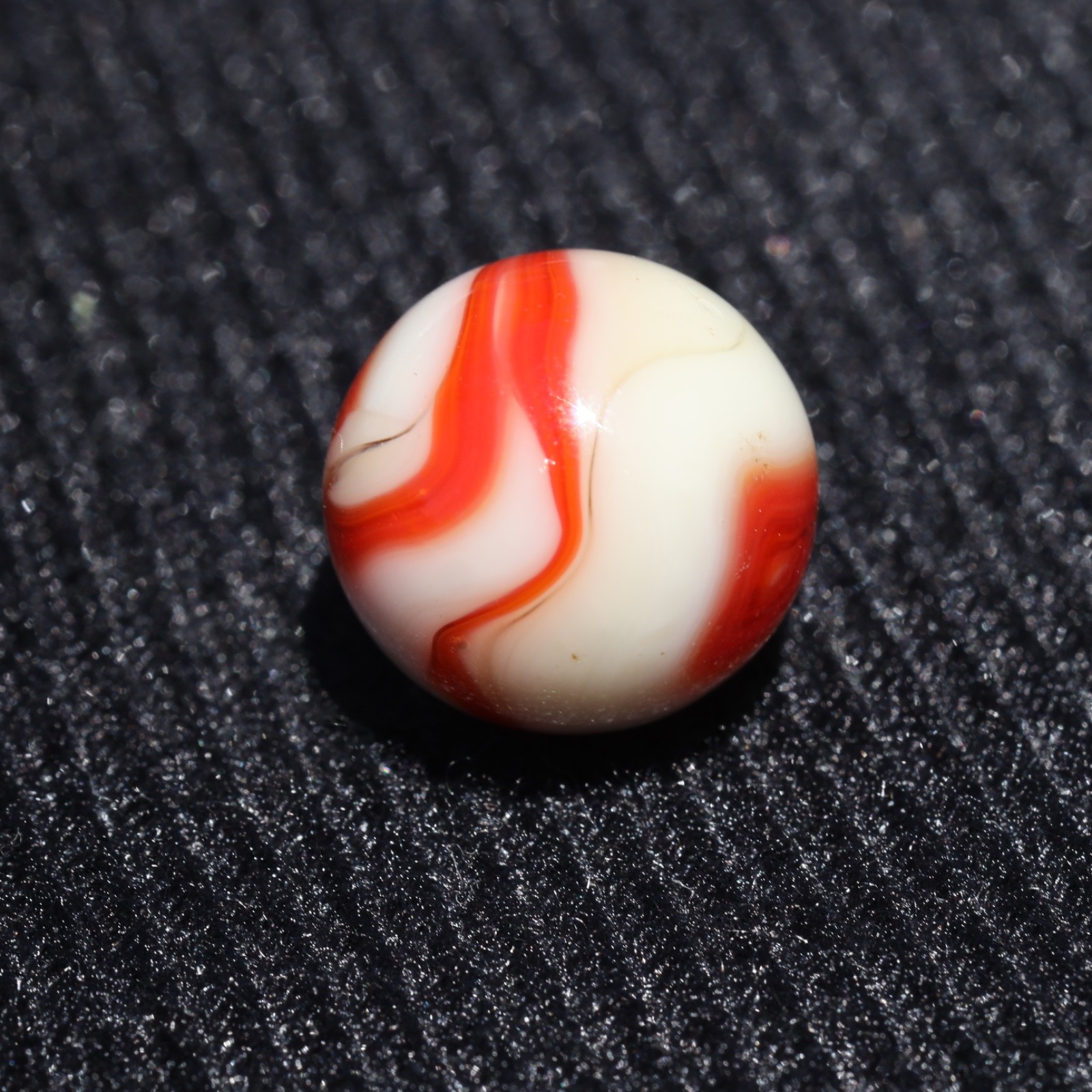 ALLEY RED White WV West Virginia Swirl Marble MIB M- Combined Shipping