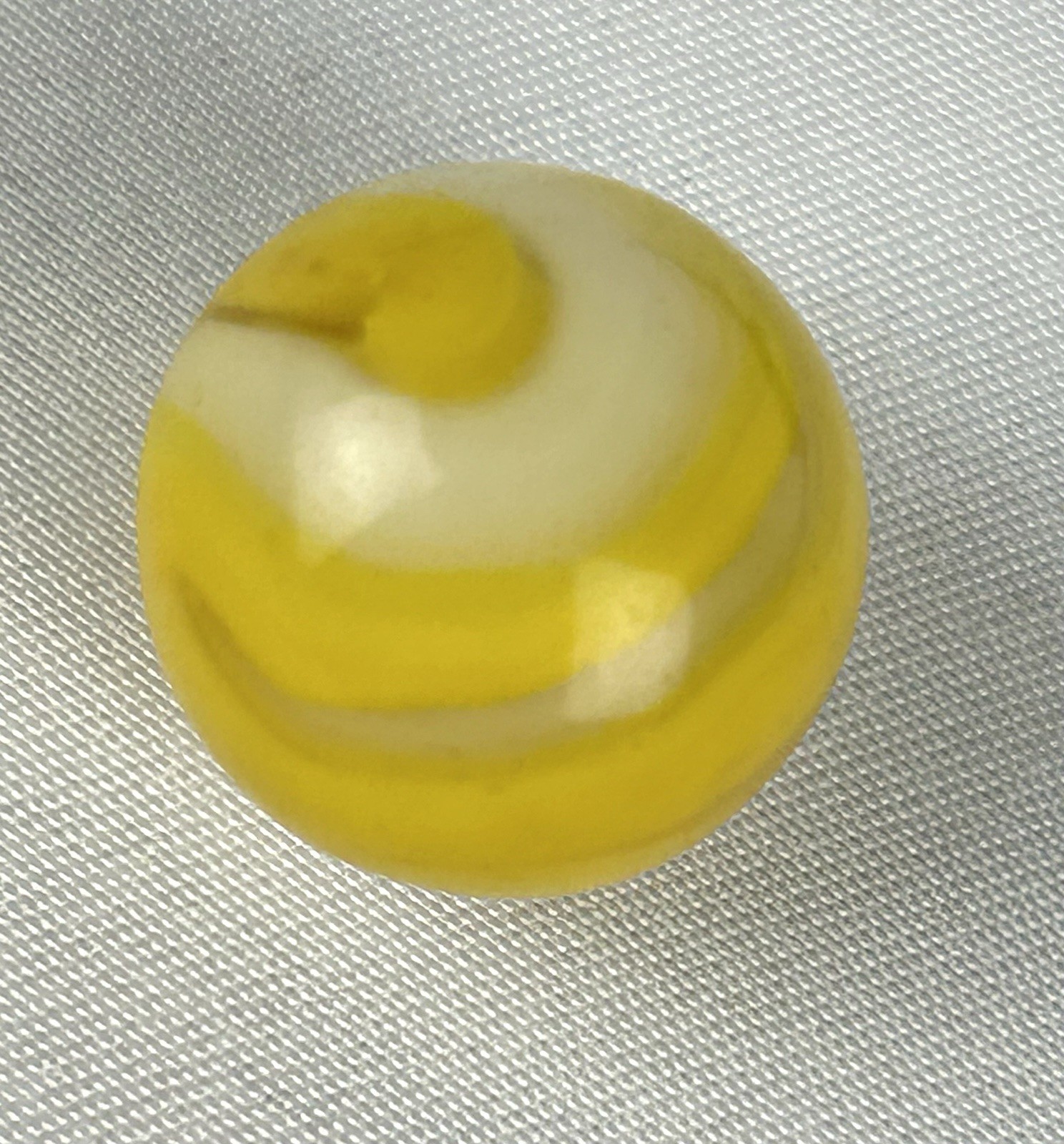 Vintage Akro Agate Special Corkscrew Marble .61 Inches Yellow Clear White Swirl