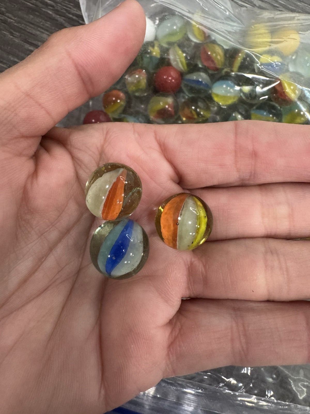 Miscellaneous Cats Eye Marbles And Other Marbles 13 Ounces