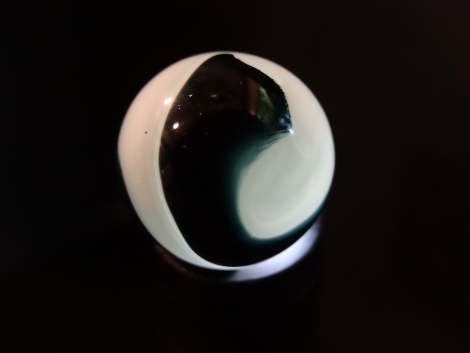 AKRO AGATE BLACK TIE w/Unique Pattern on OPAL GLASS WET MINT