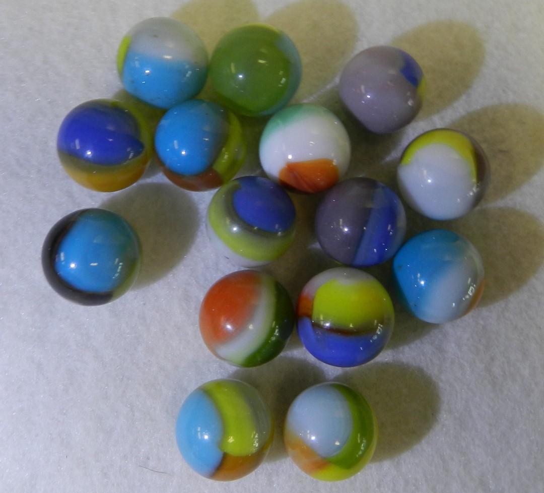 #21133m Nice Group of 15 Vitro Agate Marbles .59 to .62 Inches