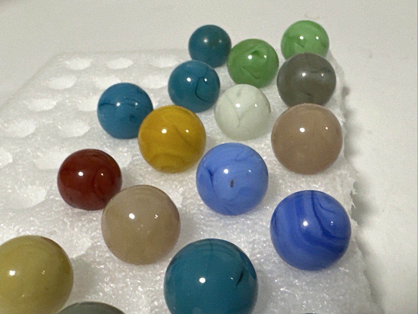 421 Lot Of 19 Vintage Champion Swirl Marbles!