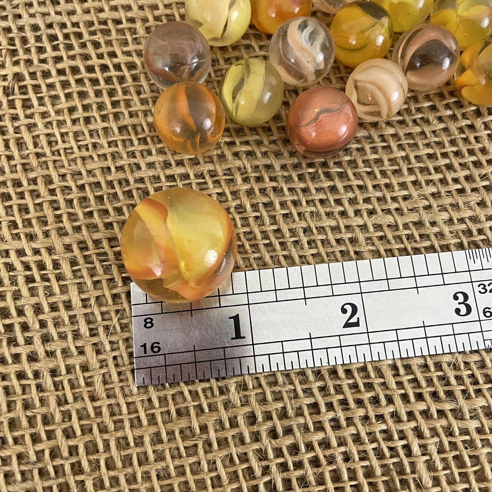 Vintage 50s Butterscotch Gold Yellow Cat Eyes Marbles with Shooter (21)