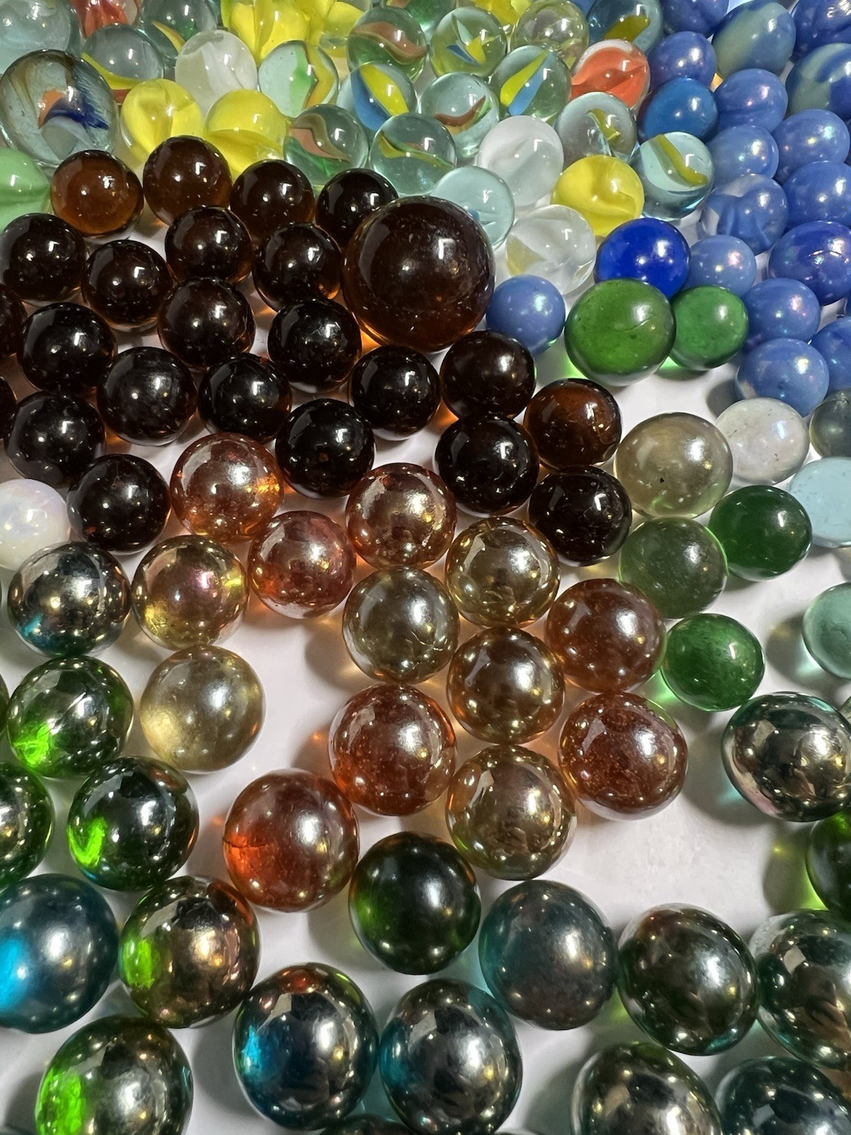 397 Lot Vintage Marbles Includes Cat Eyes/iridescent/blue/green/white marbles
