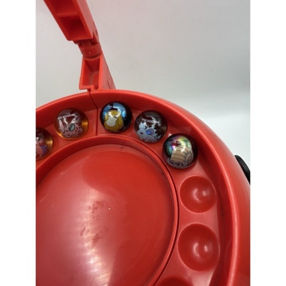 Vintage 1999 Pokemon Collector Marbles Pokeball Carrying Case & Marbles