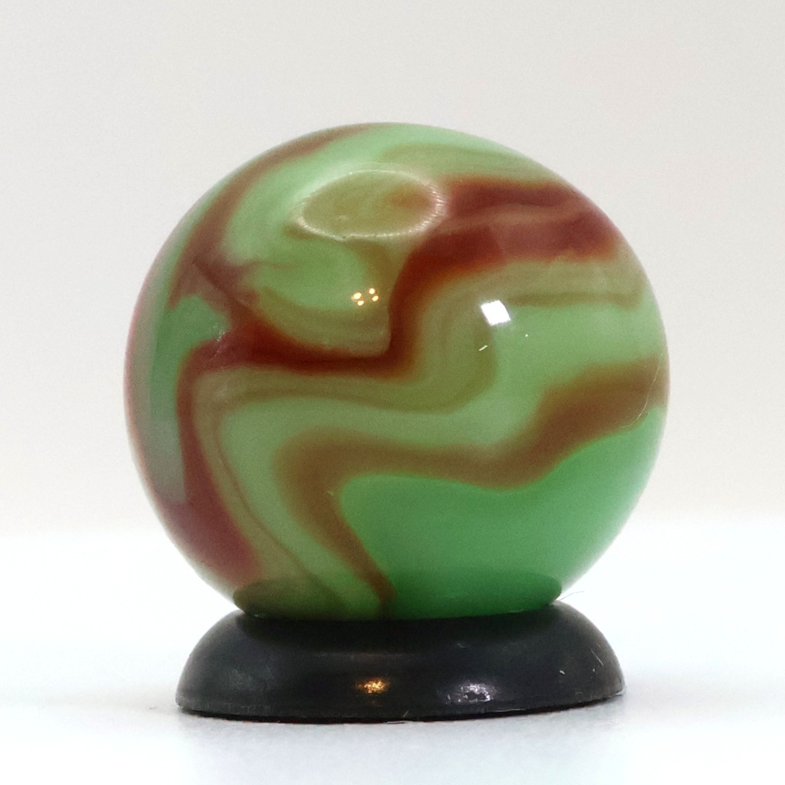 5/8″ Swirl Marble Green Base with Tan & Red Ribbons M-