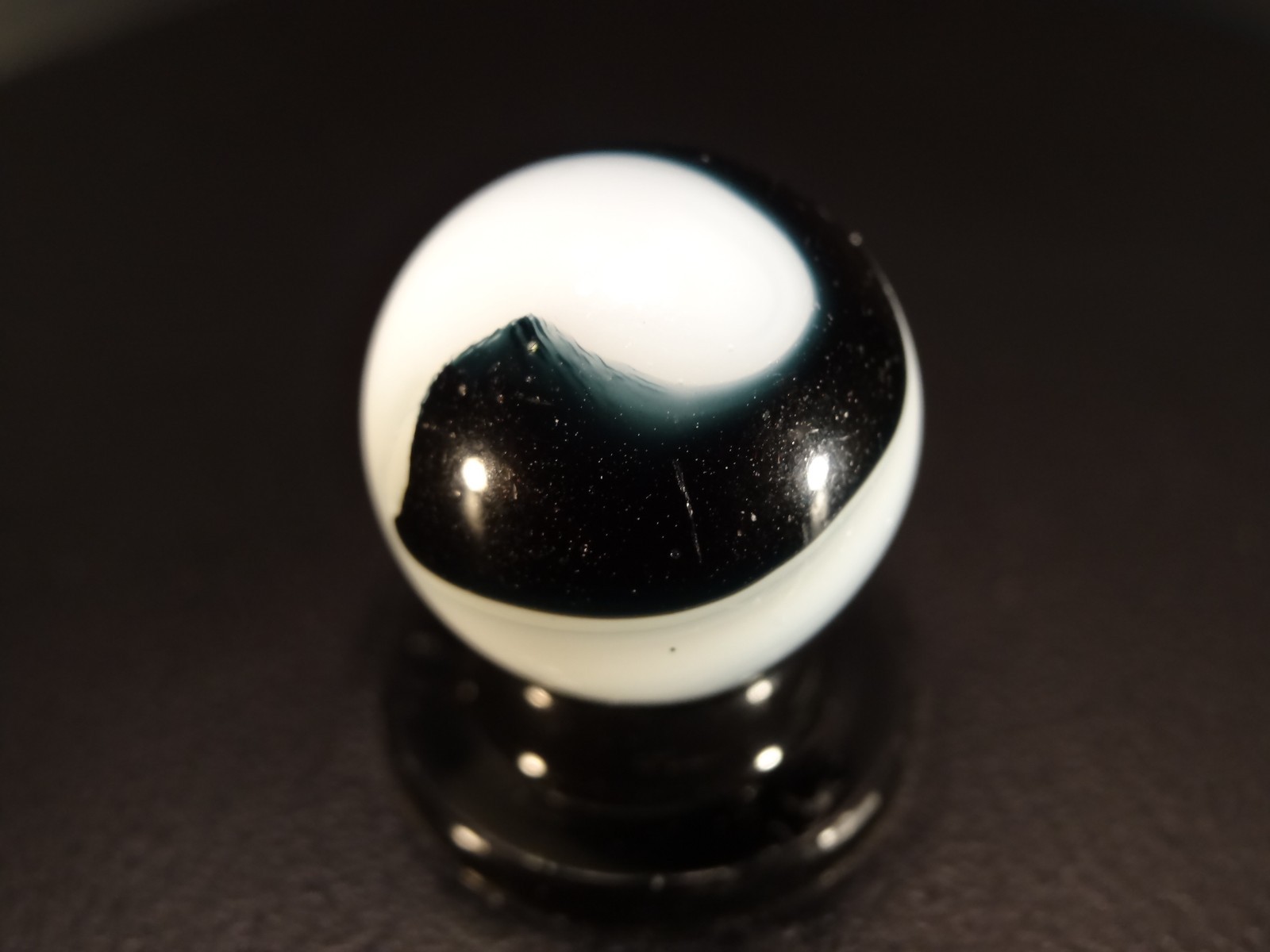 AKRO AGATE BLACK TIE w/Unique Pattern on OPAL GLASS WET MINT
