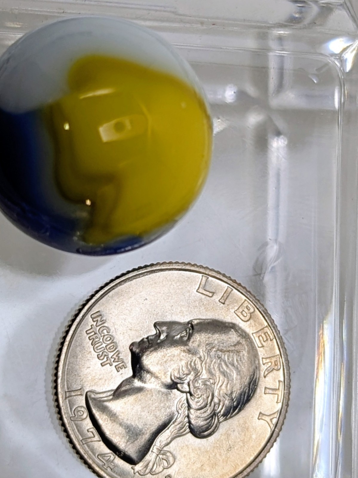 Vintage Vitro Agate Parrot 21.97mm Wet-Mint; Sky & Dark Blue, Yellow, White 💎