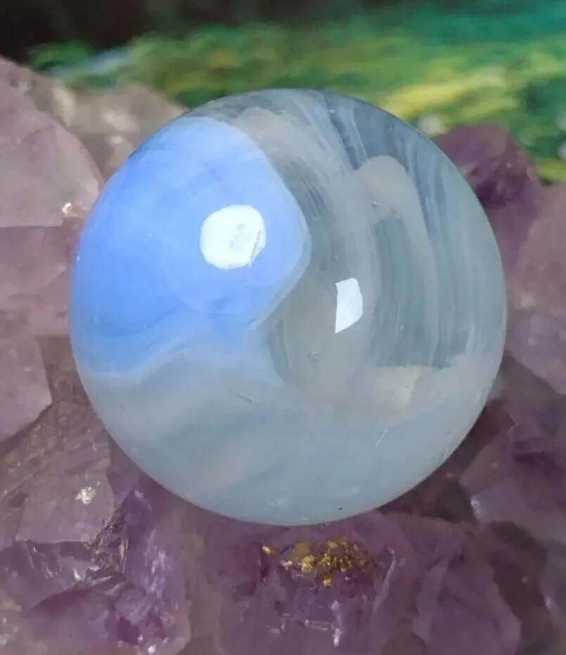Bright Robin Blue & White VITRO Conqueror Patch Glass Vintage Marbles NM+ .62″