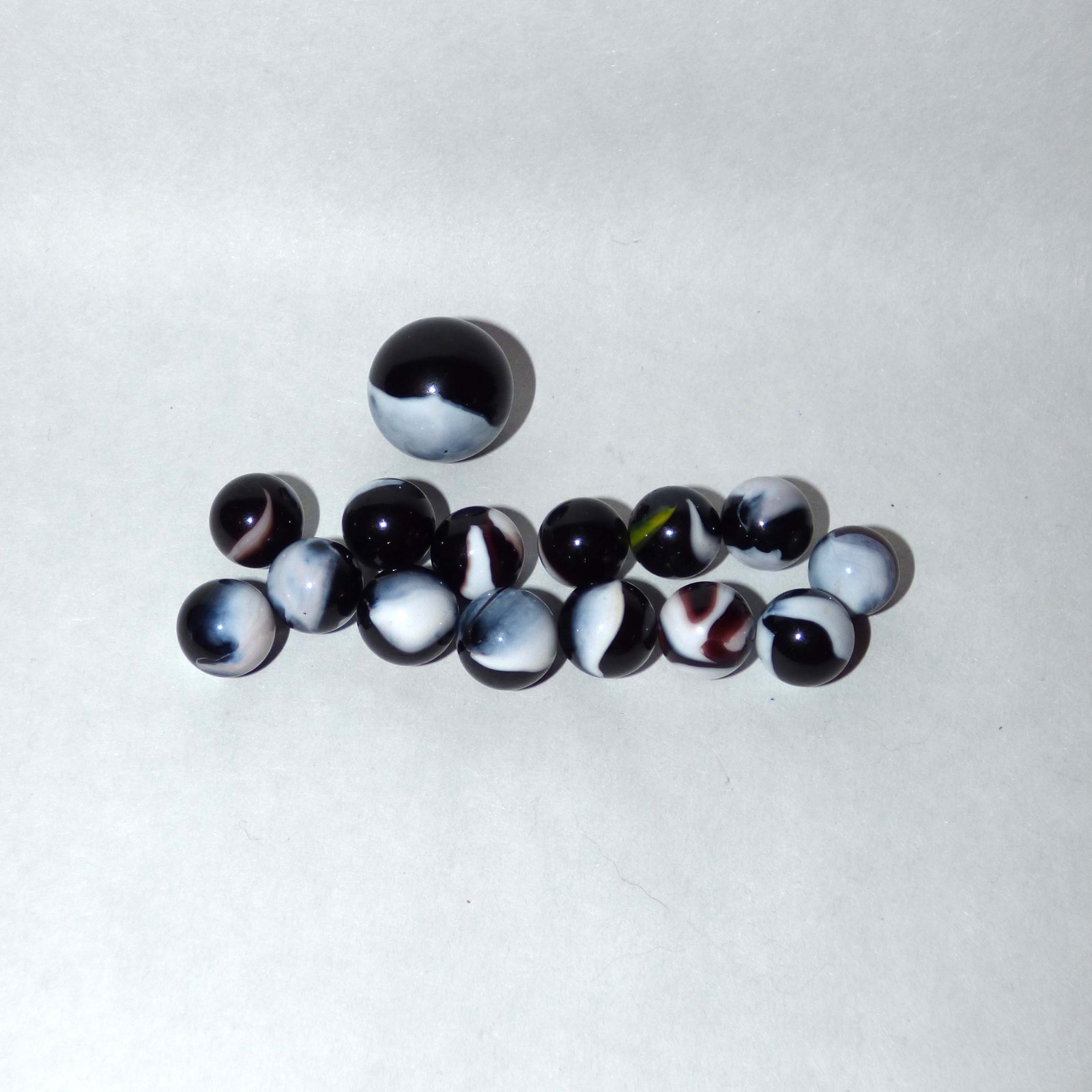 Vintage Antique Black Opaque Orca Swirl Glass Marbles Set 14 + 2.5 cm Shooter