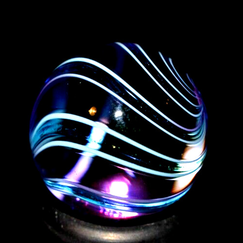 HOT HOUSE GLASS MARBLE/.692″-DELICATE PLAYER-BABY BLUE w/GOLD & GREEN DICHROIC