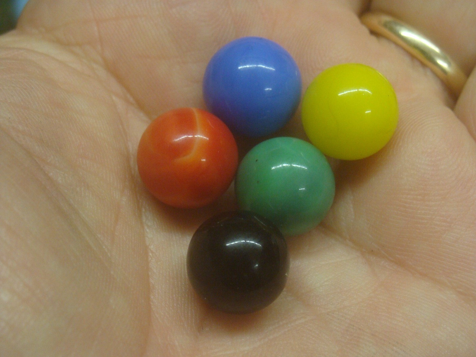 Vintage Lot of 130 Marbles antique glass swirl with plaid bag