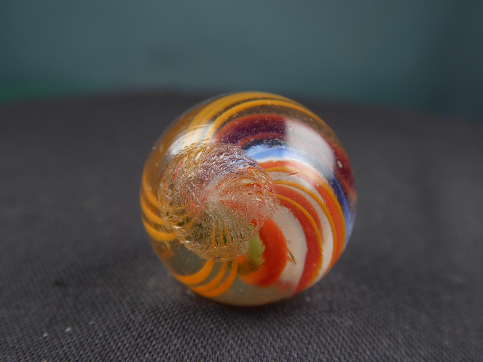 Antique Marbles – Divided/Double Ribbon Core, 3 Layer, 17.1mm or 0.67″, NM-/NM