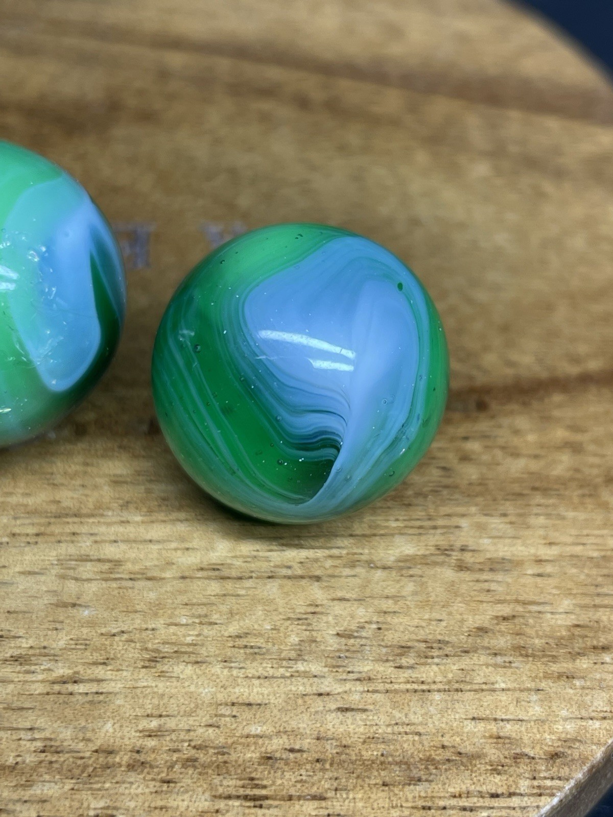Cool Akro Agate Slag Lot Of 3 Green And White Marbles