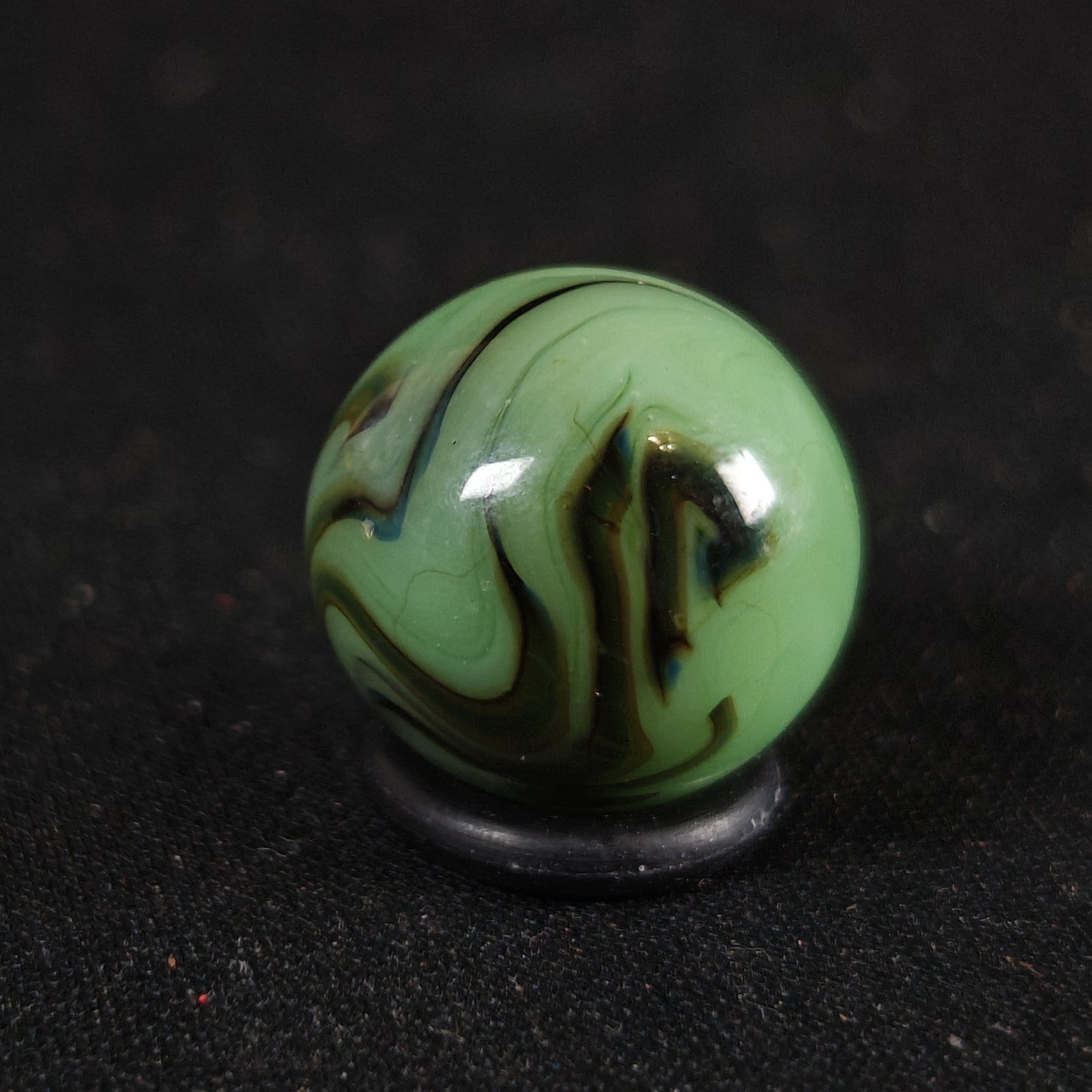 Vintage Marble – Alley Pistachio Green UV Reactive .64″