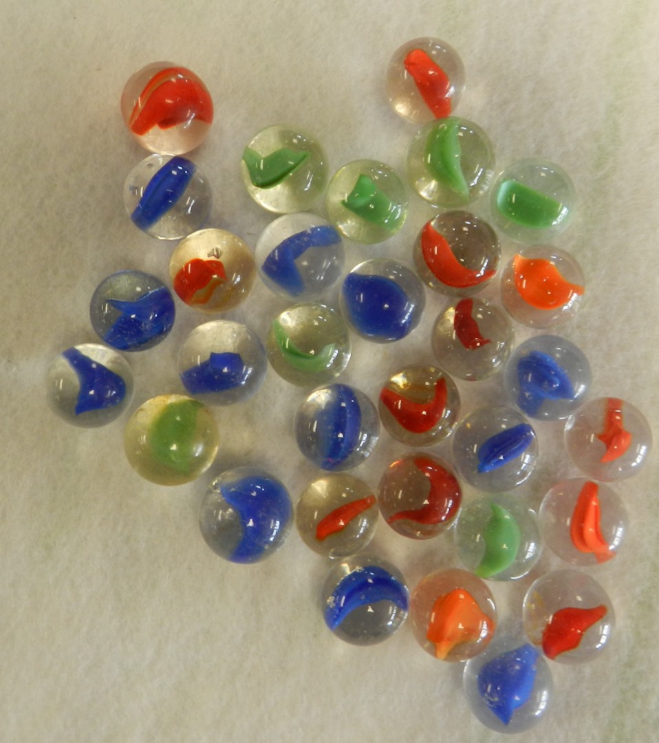 #20944m Vintage Group or Lot of 30 Peltier Glass Banana Cat’s Eye Marbles