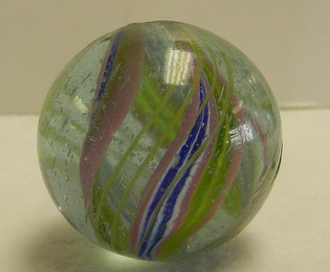 #16889m Bigger 1.08 Inches Divided Ribbon Swirl Marble
