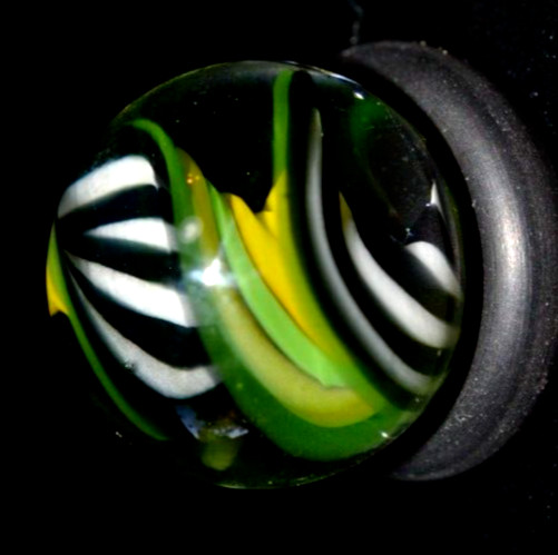 BRYAN TRILLAS GLASS MARBLE/.597″-GREEN ZEBRA BLACKLIGHT-OLIVE,YELLOW, LIME, BLK+