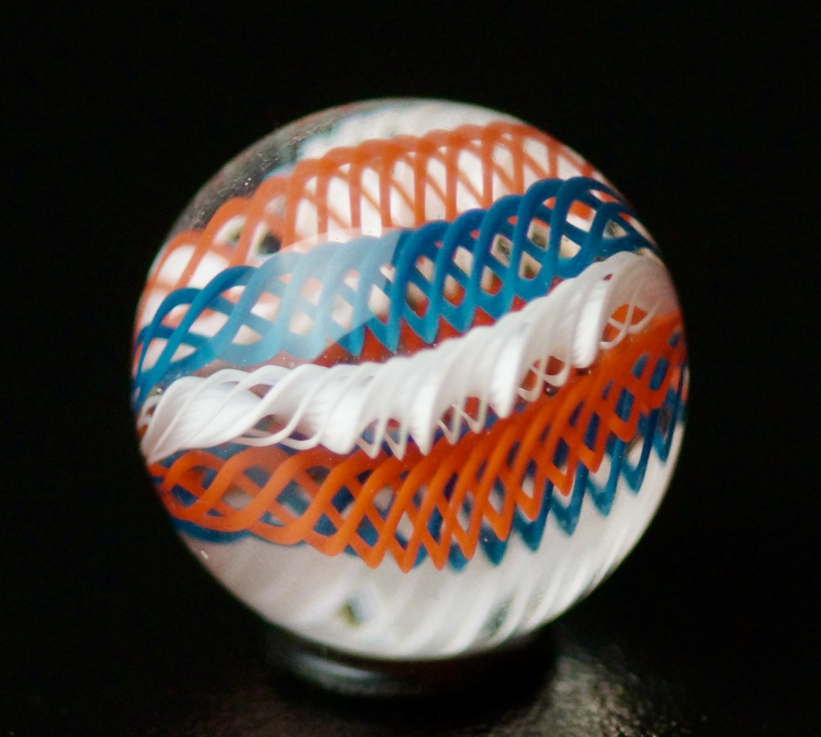 Bryan Trillas Glass Marble/Filigree Cane/UV Reactive/Red Blue White/0.8-0.9 inch