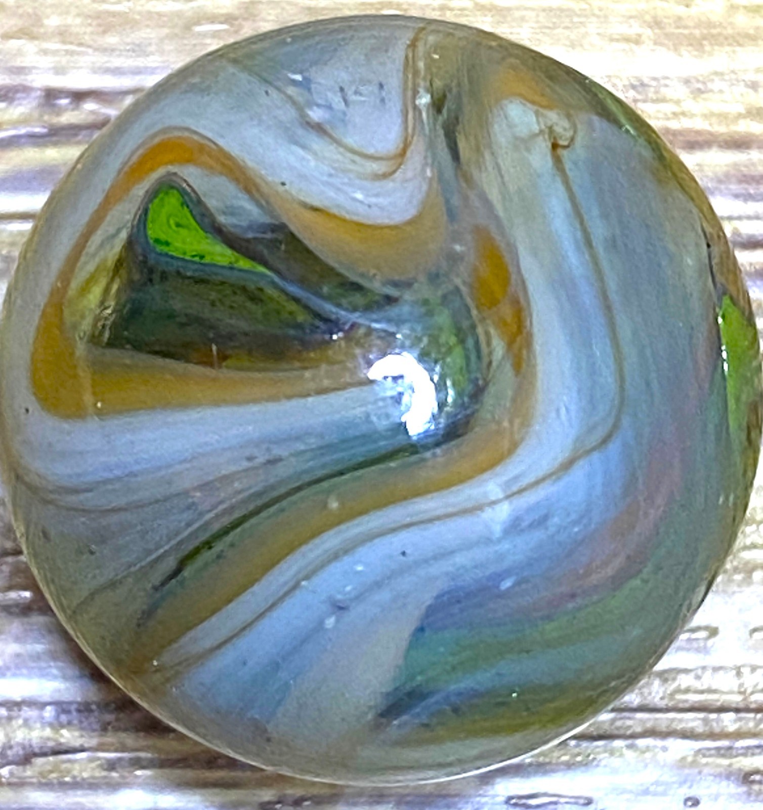 FUNKY / AVENTURINE THIN LINED RAMS HEAD TYPE / SWIRLED SHOOTER .68″ MAA151