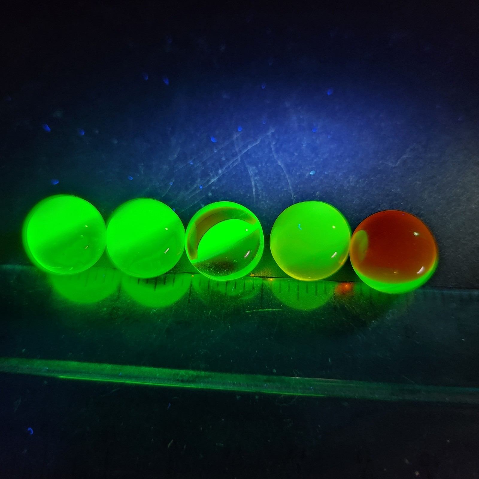 Lot Of 5 Multicolor Cat Eye Red Vaseline Glass Uranium Glass Marbles Uv Glow