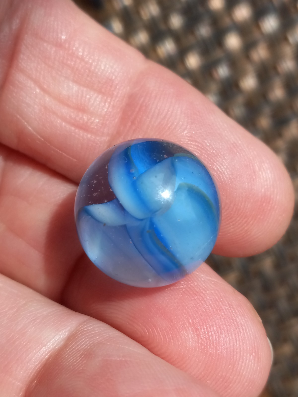 St. Mary’s Hybrid Blue Dark Blue Tips Five Vein Cat’s Eye Marble