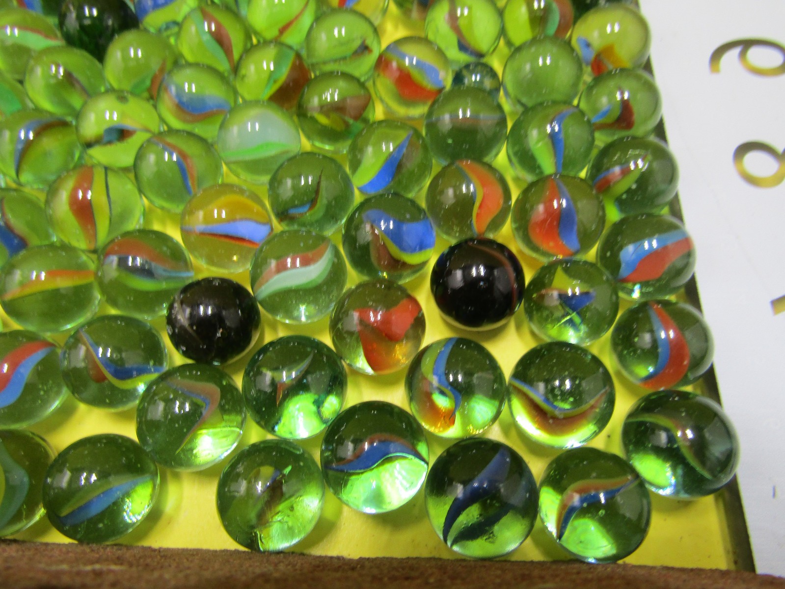 Vintage Lot of 120+ Glass Cat’s Eye Swsirl Mixed Colors Assorted Sizes LOT B