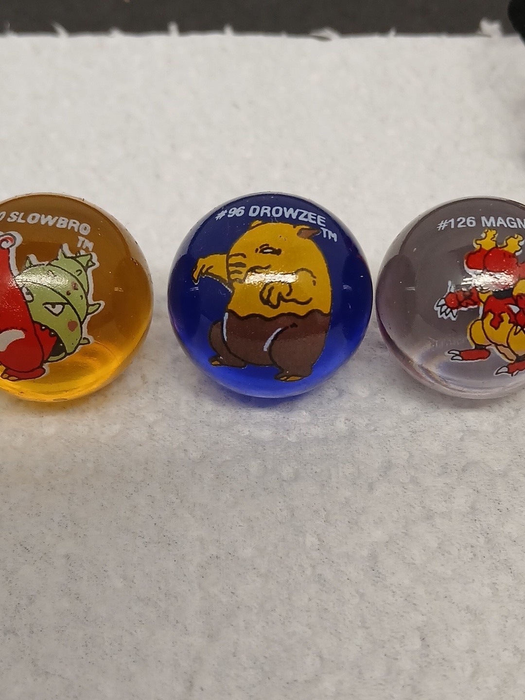 NINTENDO 1999/2000 Pokemon Marble Lot of 9 Marbles With A #68 MACHAMP Bag RARE