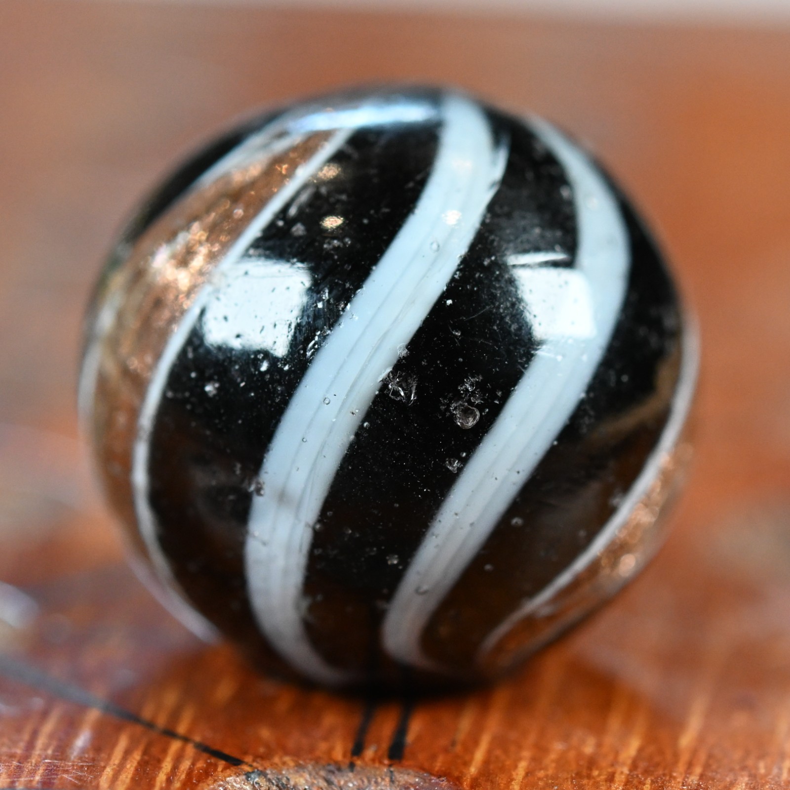 Black Base White Banded Lutz Marble, Handmade 0.82 inch, Near Mint- German S1644
