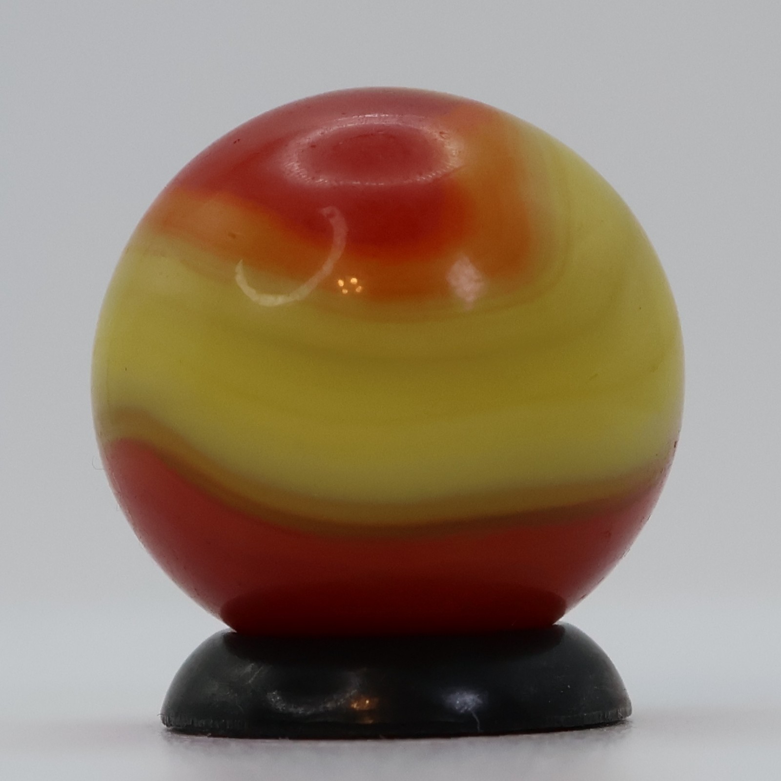 5/8″ Akro Agate Special Corkscrew, Ketchup & Mustard M-