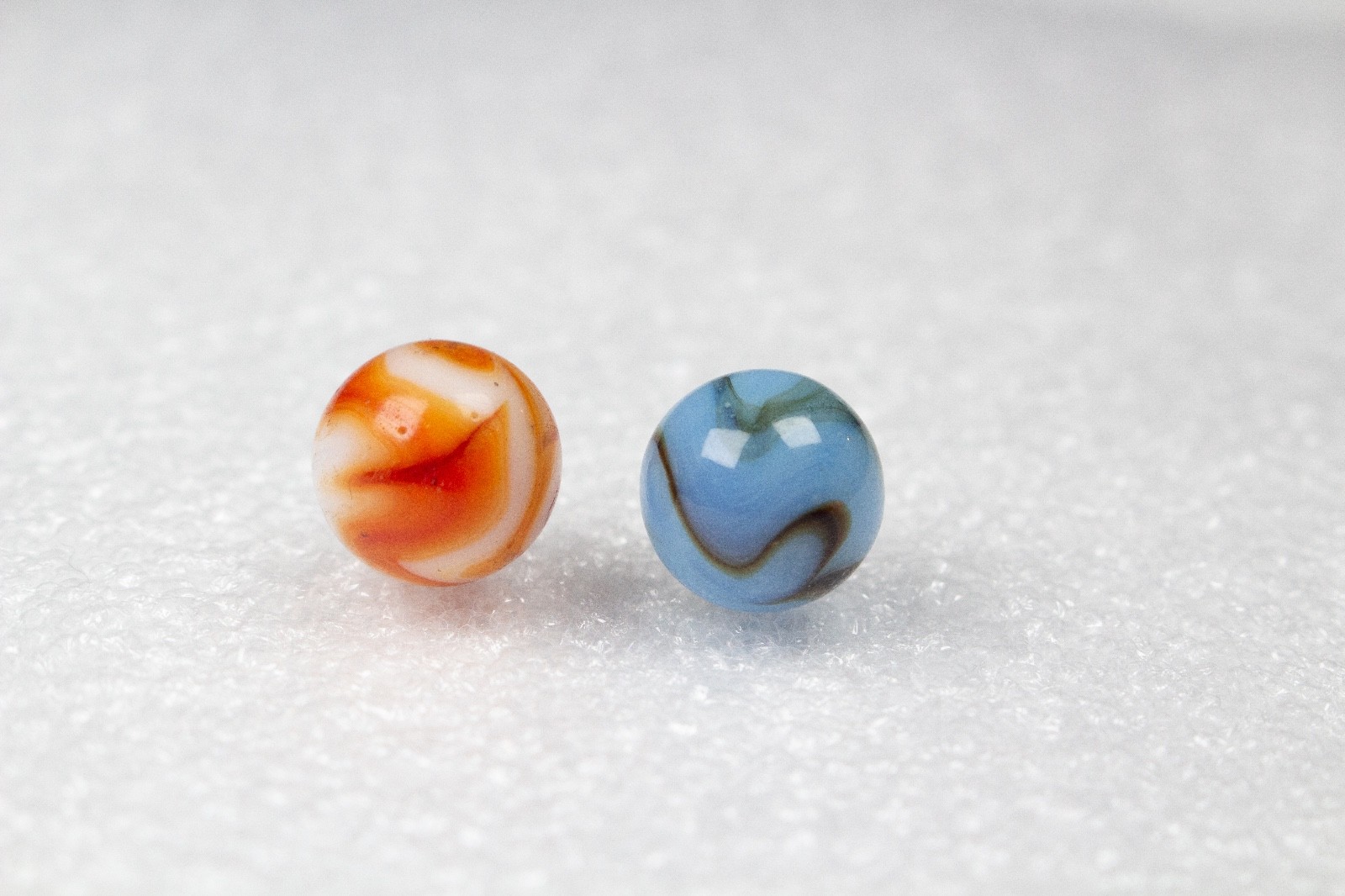 Vintage Marbles Lot of x2 Heaton Agate Dug pair Rotten Robin, busy red Nice L@@K