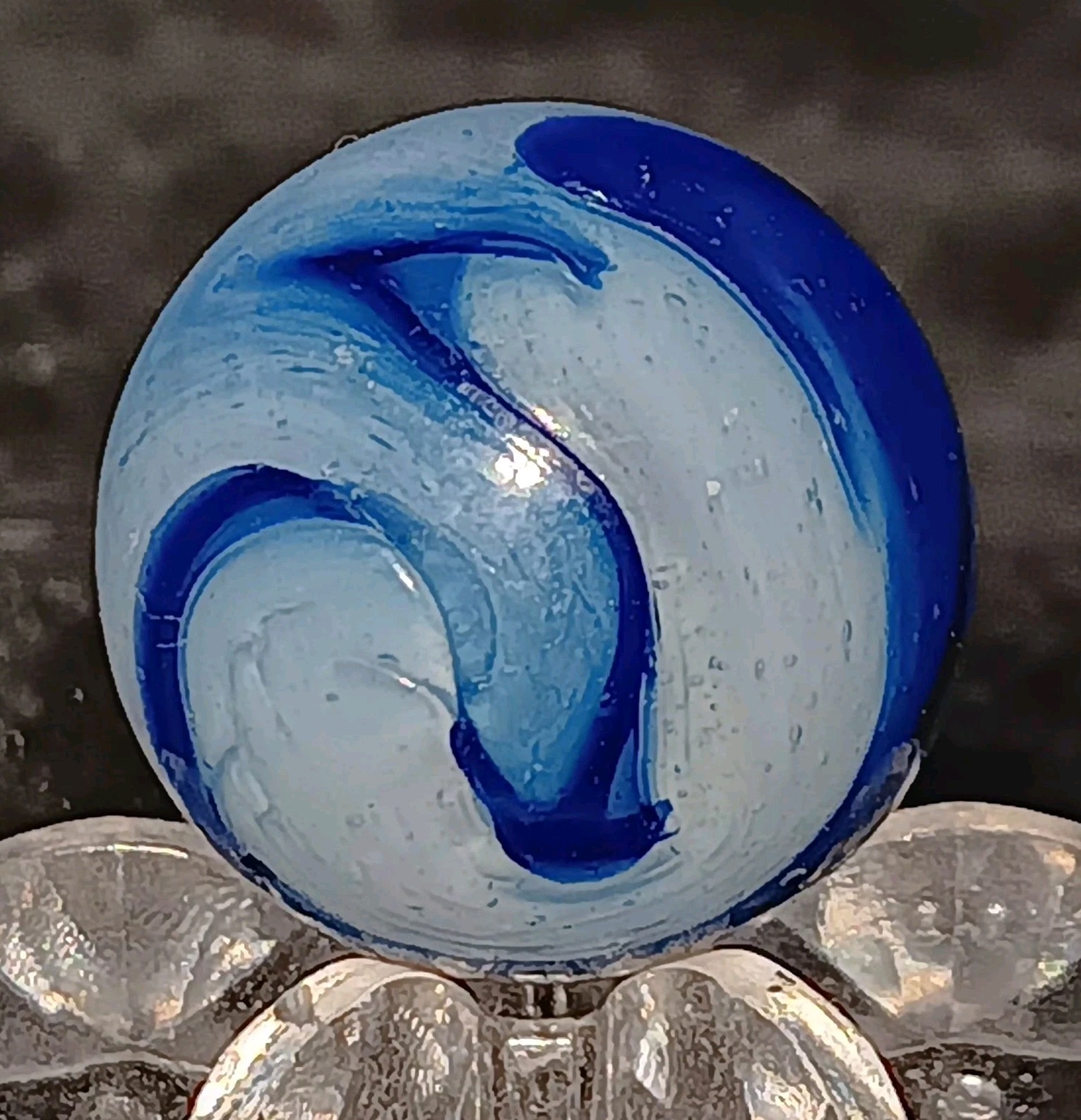 Peltier Glass Inky Marble. .58″ Mint(-) Uv Active. Beautiful Pattern