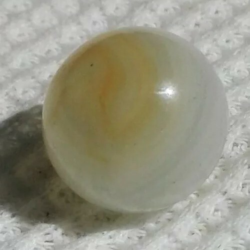 5/8″ CAC Honey Onyx Swirl Marble In Mint Condition Check Photos.