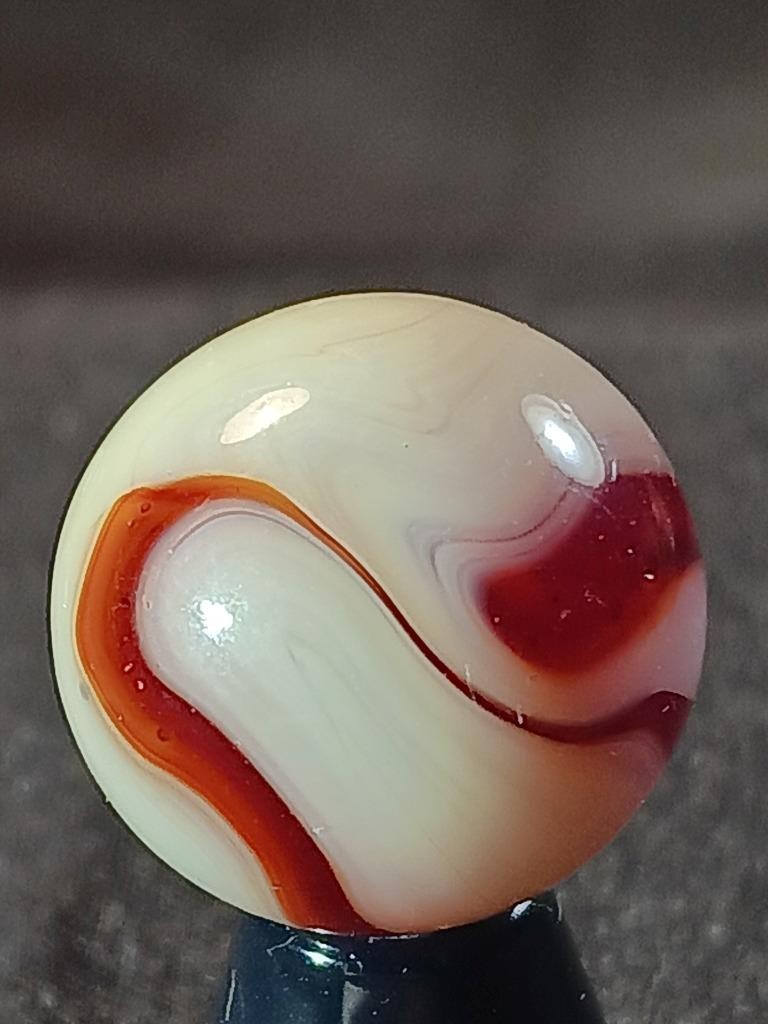5/8″ Alley Ravenswood Candy Reds Old Lace Swirl NM Serious Marble A933