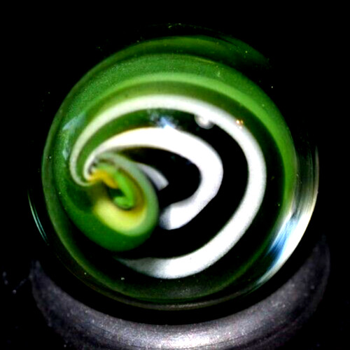 BRYAN TRILLAS GLASS MARBLE/.597″-GREEN ZEBRA BLACKLIGHT-OLIVE,YELLOW, LIME, BLK+