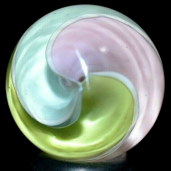 FINE?MASLACH? GLASS MARBLE/.907″-3 FIN PASTEL CORKSCREW-PASTEL PINK,YELLOW,TURQ