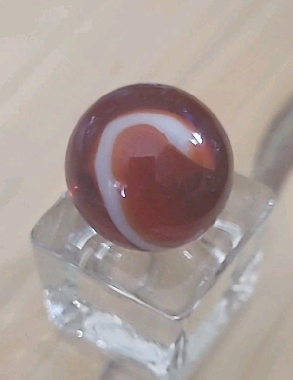 18 mm Marble Translusent Red, w/ White & Orange Swirls, NM/-M